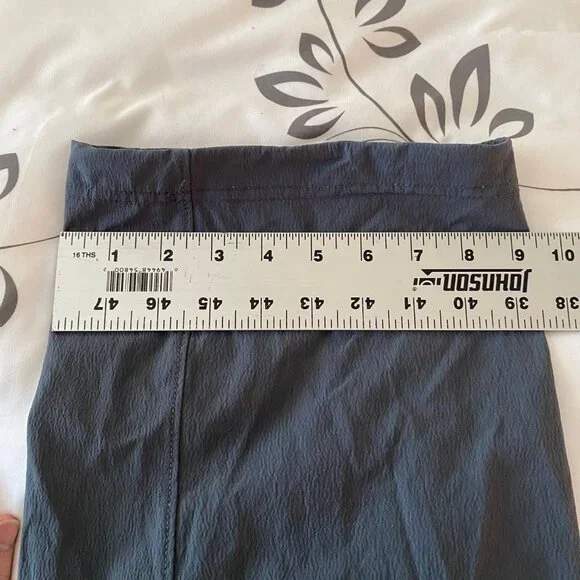 Mountain Hardwear size Women's 10/32 Gray Cargo Stretchy Hiking Outdoors Pants - Picture 6 of 11